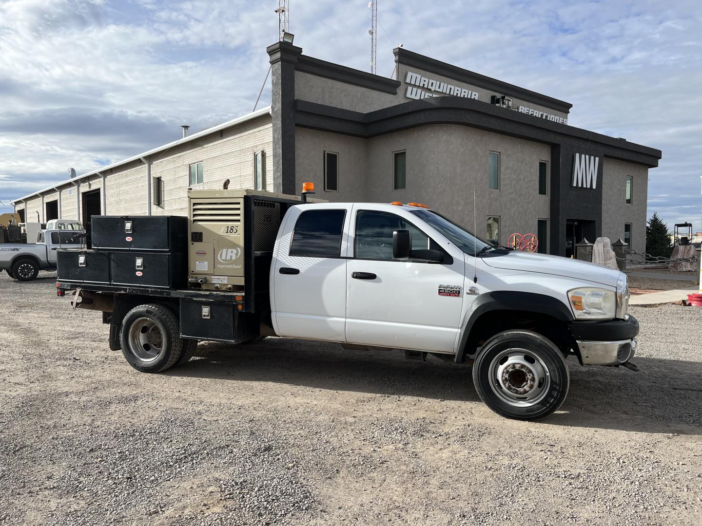 CAMIONETA DE SERVICIO DODGE RAM 4500